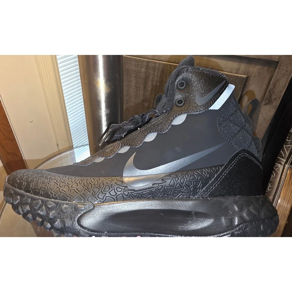 Nike Juniper Trail 2 GORE-TEX Kids Triple Black Shoes FV4173-001 Size 6.5Y